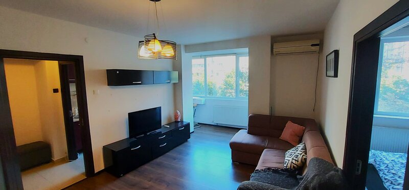 Universitate Metrou, de vanzare apartament.